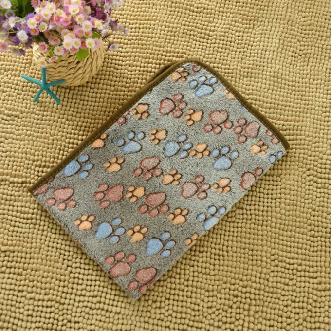 Warm Fleece Pet Blanket for Dogs & Cats | Soft Bed Mat Cover