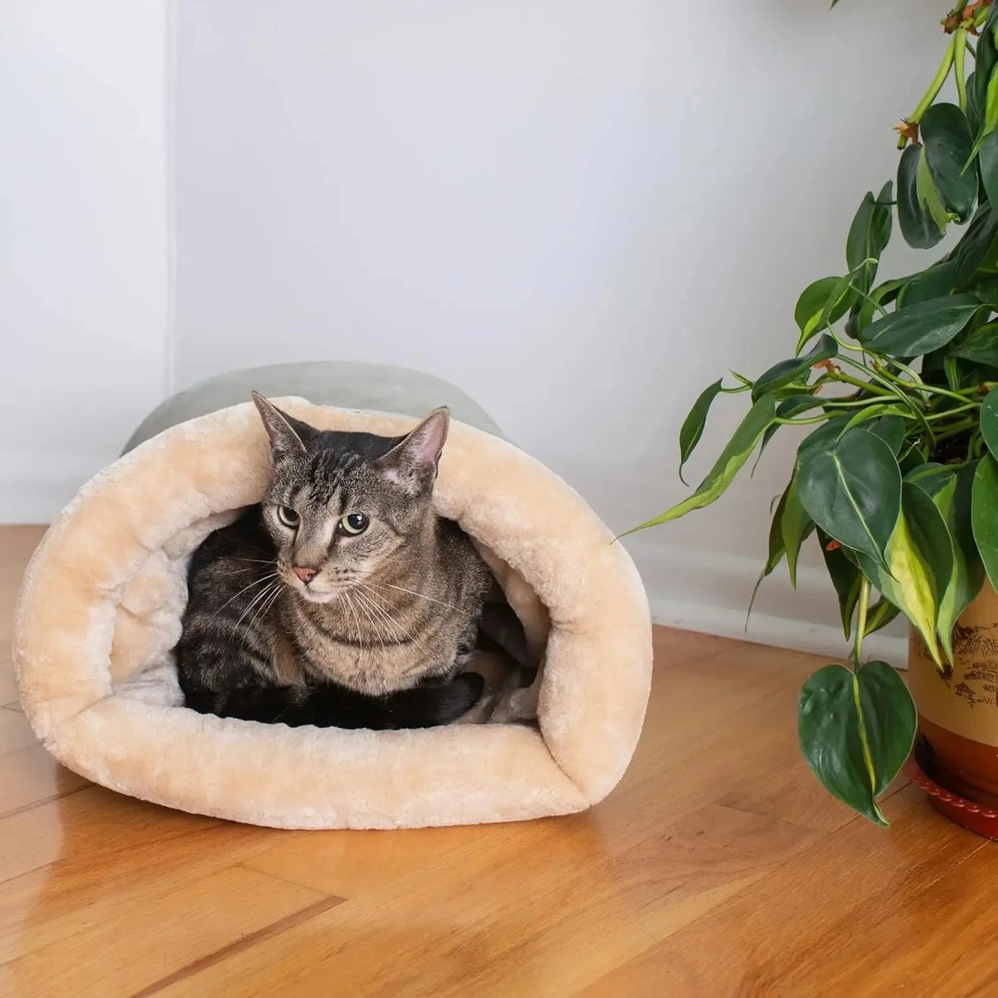 Cat Sleeping Bag – Warm Semi-Enclosed Bed for Small & Medium Pets