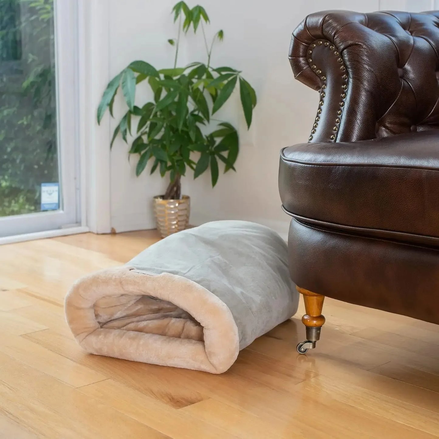 Cat Sleeping Bag – Warm Semi-Enclosed Bed for Small & Medium Pets